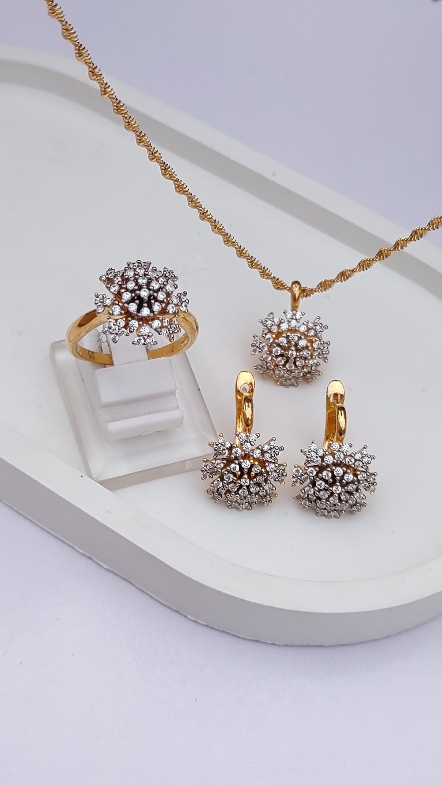 Locket set in Diamond Cut & Zircons | 22K Gold Polish| MK-955