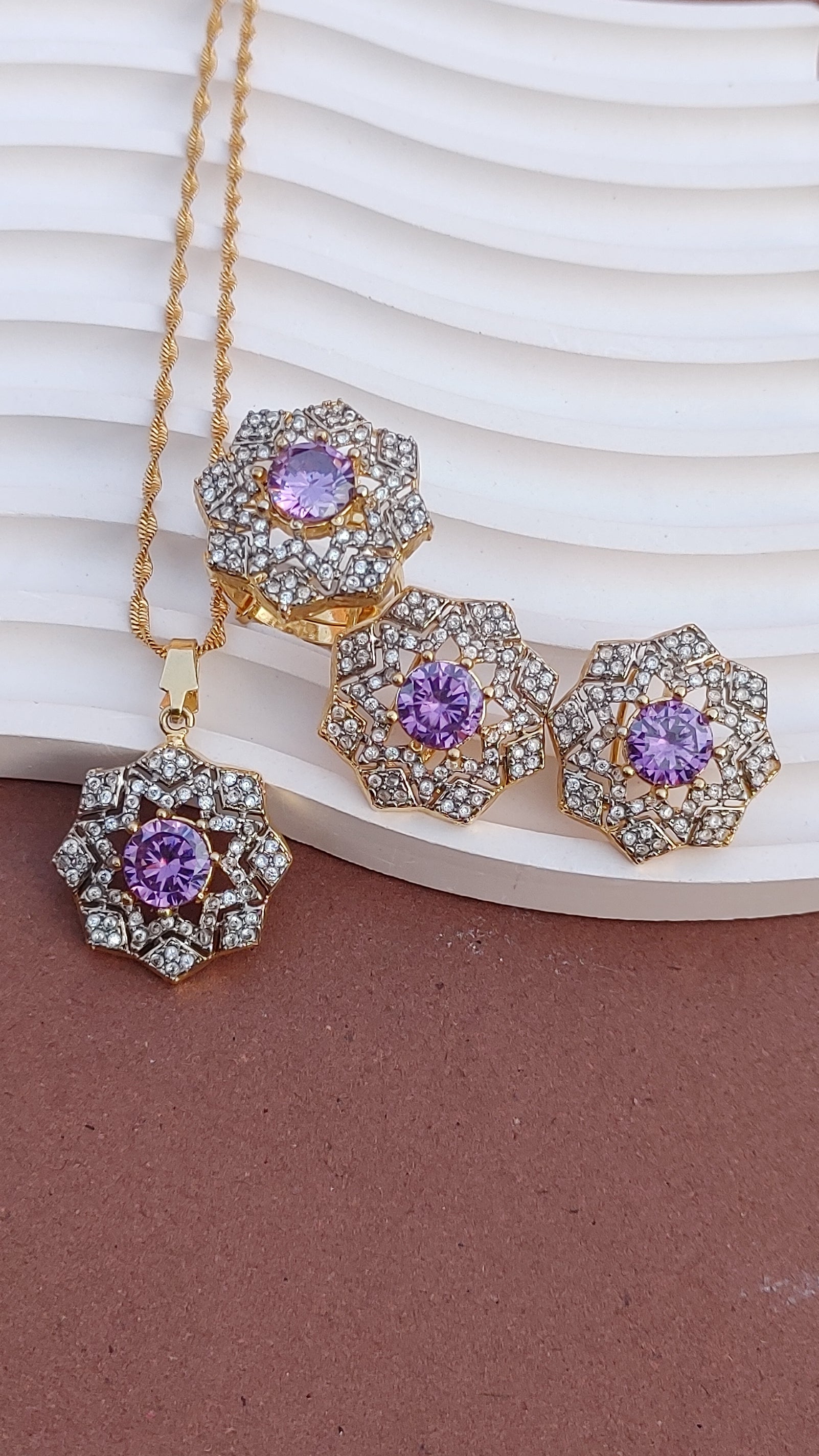 5Colors | Locket set in Diamond Cut & Zircons | 22K Gold Polish| MK-912